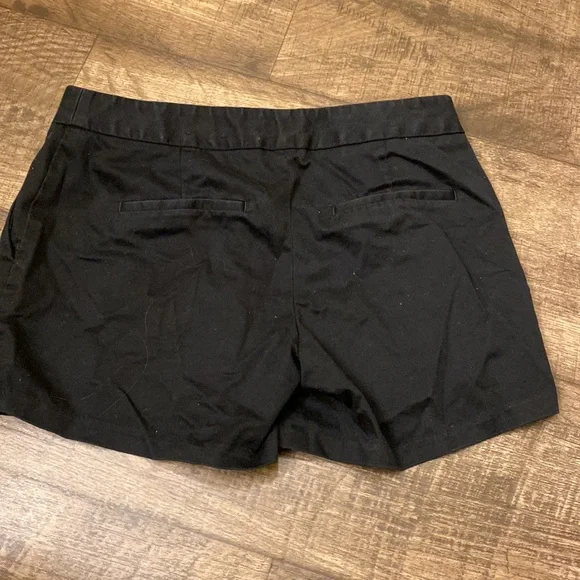 Shorts - Picture 2 of 4